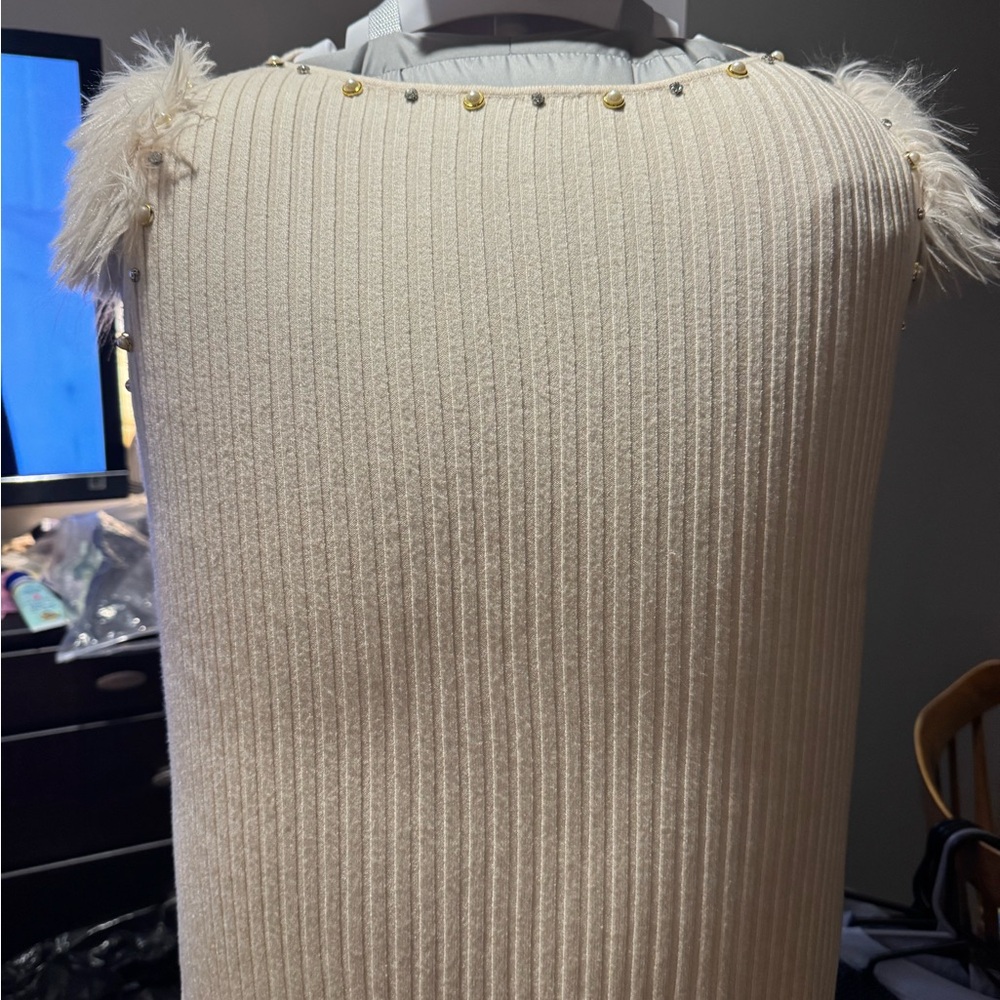 Sioni Cream Sweater with Gold Details